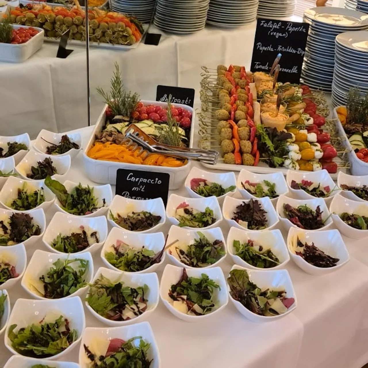 Catering-Gerichte von Aroma Catering