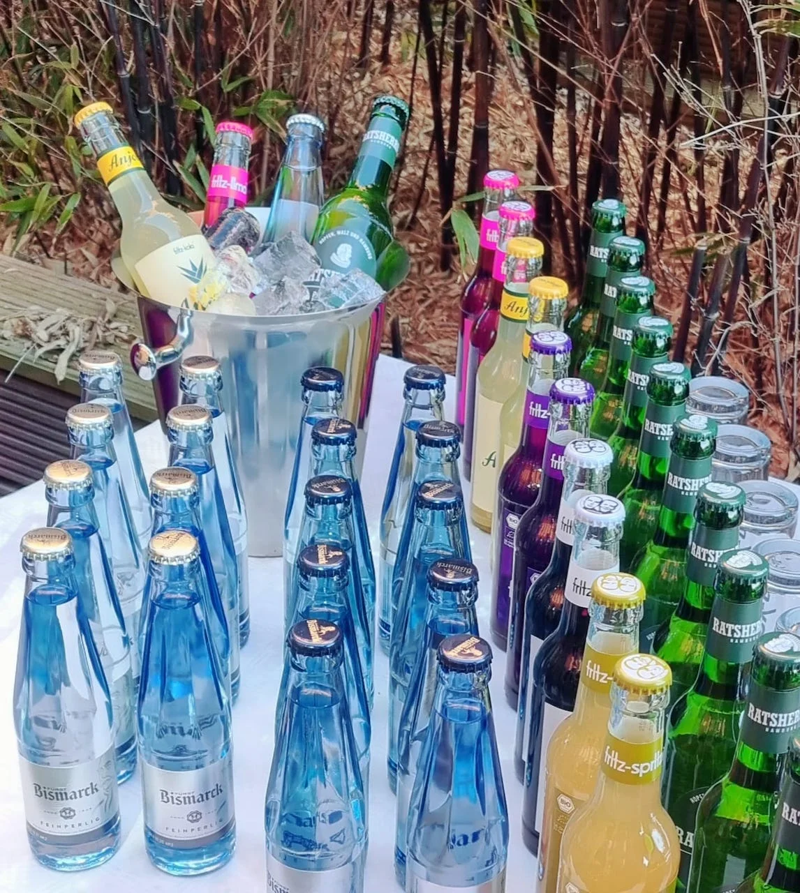 Flaschen von Aroma Catering